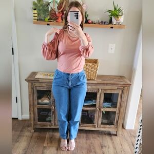 Banana Republic Supima Cotton Top | XS
🍂 Soft & Stylish Must-Have!